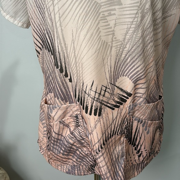 Barco Grey's Anatomy Womens 4 Pocket Summer Morning V-Neck Scrub Top Size Large - Picture 3 of 6
